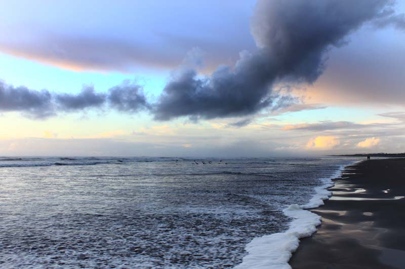 Romantic Vibes and Kiss-Inducing Hiding Places at Oregon Coast's Seaside