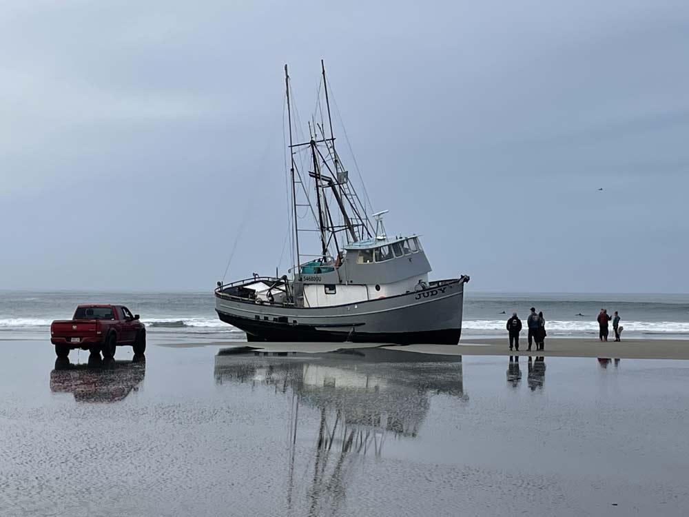 Small Vessel Strands on Central Oregon Coast's South Beach, Cause Unknown