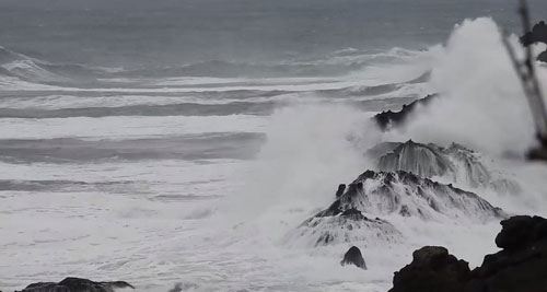 Officials Warn Stay Off All Oregon Coast Beaches Thursday 