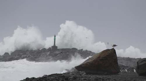 More Heavy Surf for Oregon Coast, 25-foot Waves Periodically; High Winds