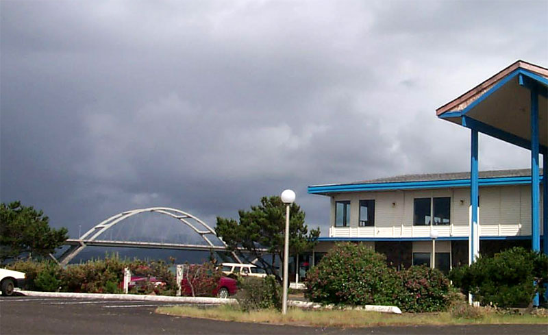 Waldport's Pat Boone Inn: Oregon Coast Finance Tale That Reached Ocean Shores, Washington