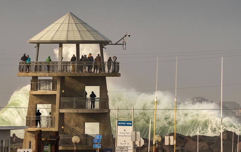 Washington / Oregon Coast Sneaker Wave Dangers; Snow in Passes 