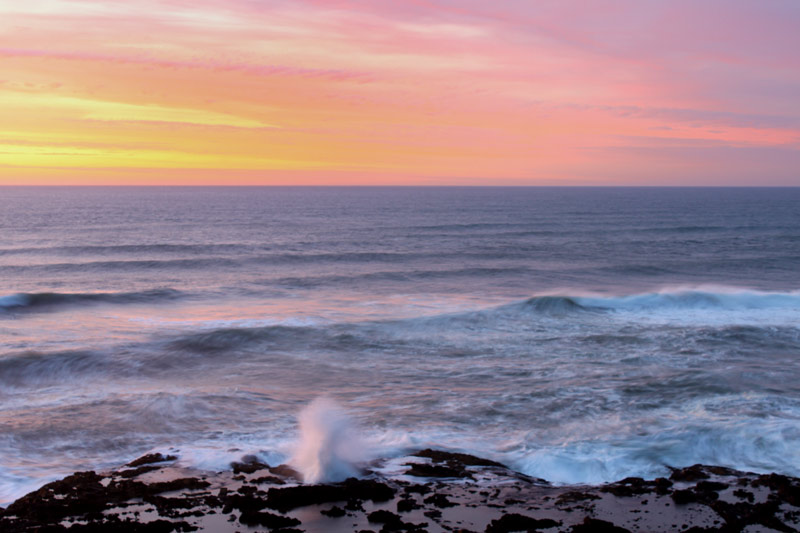 Oregon Coast Spot That Hisses, Explodes, Drops Away and Launches in the Air - Video