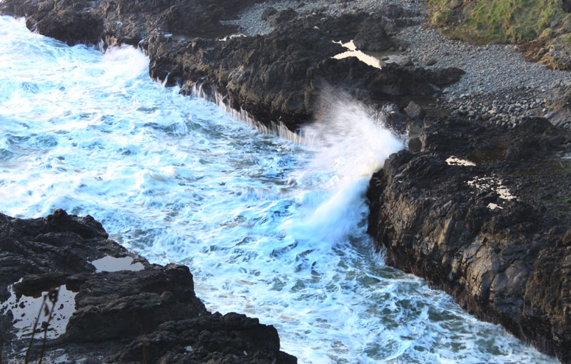 Three Recent Deaths Around Oregon Coast: Two in Traffic, One in Surf 