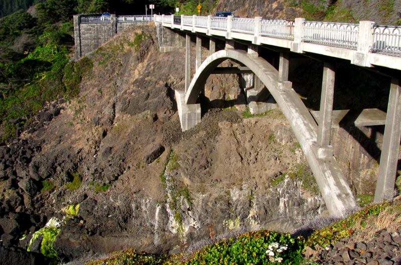Cook's Chasm Scenic Bridge, S. of Yachats