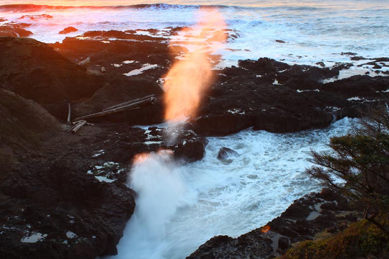 Curiosities of Yachats on Central Oregon Coast: Funky Holes to Hissing Noises 