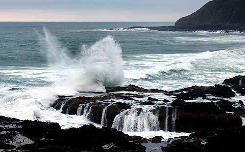 Heavy storm waves near Yachats