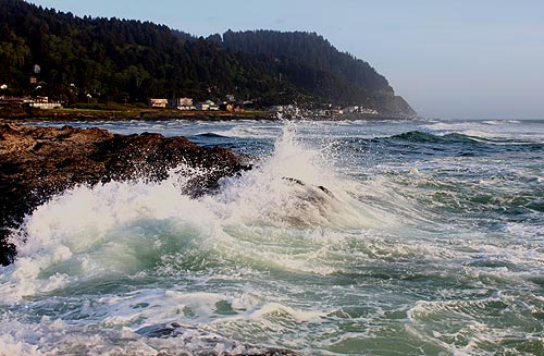 High Wind Warning on Oregon Coast, Large Seas 